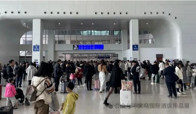 一季度，义乌国际商贸城日均客流量超21万人次，日均外商3523人（同比增长160.2%）
